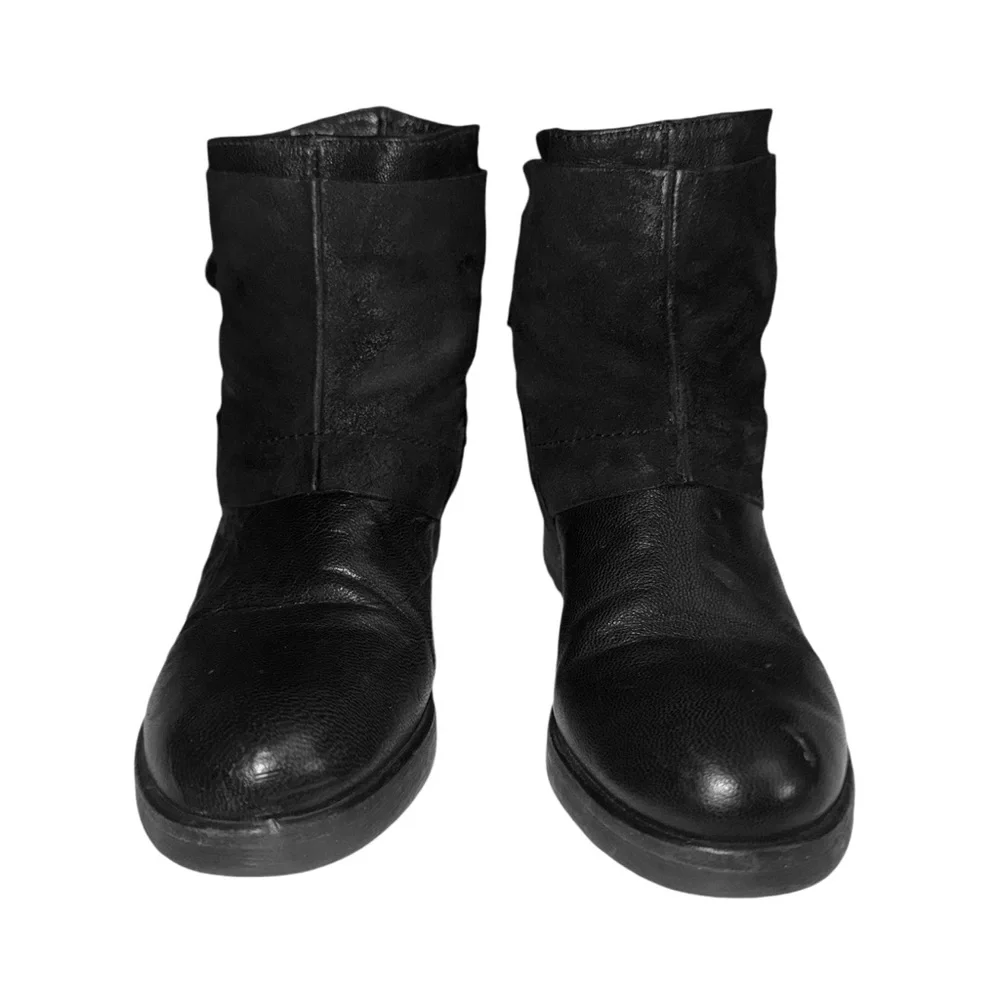 Vera Wang Moto Boots - Picture 2 of 10